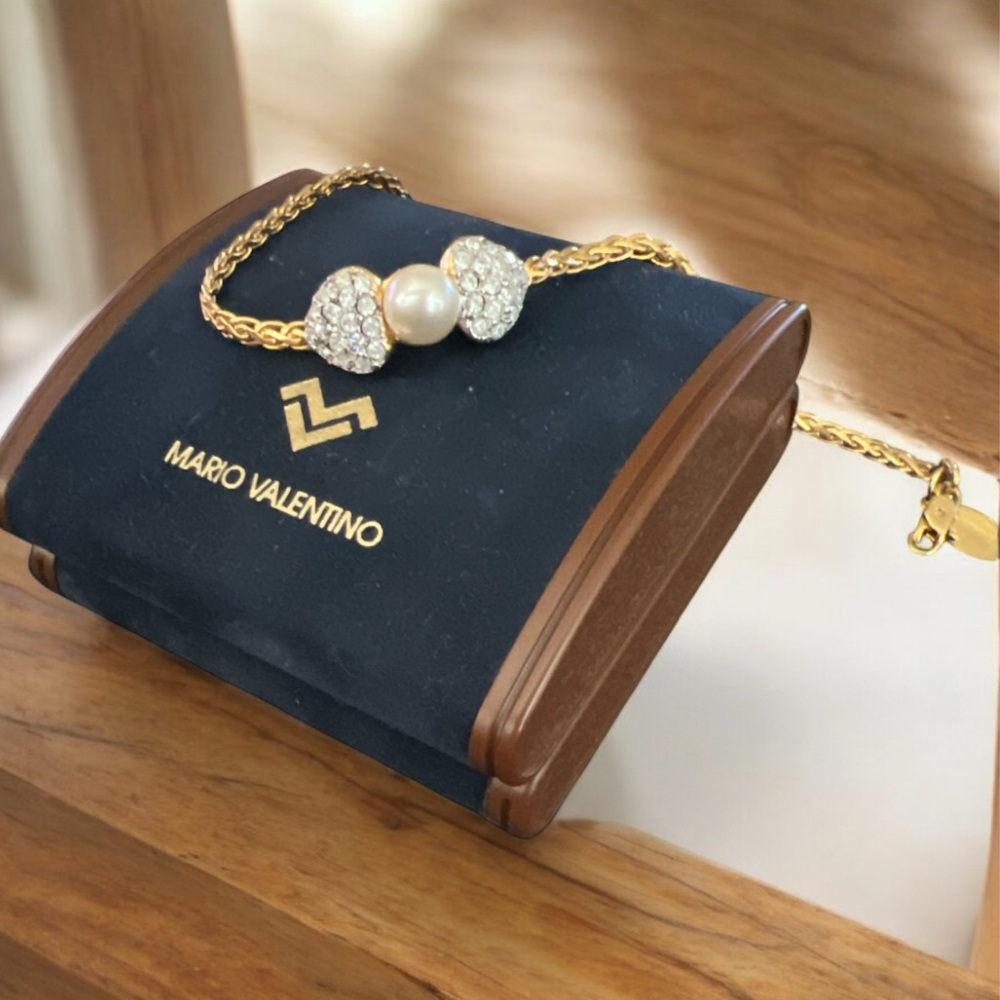 AUTHENTIC RARE VINTAGE MARIO VALENTINO  Gold Bracelet with Pearl Crystal Accents - Picture 2 of 4